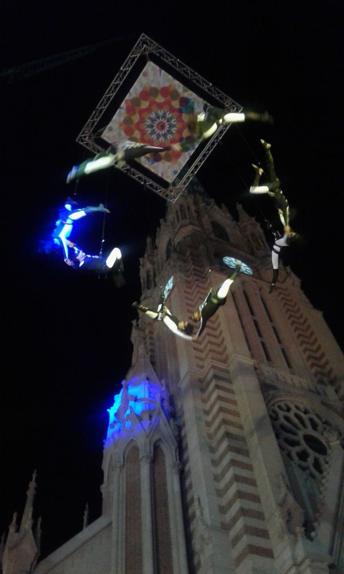 ESPECTACULAR SHOW EN LA CATEDRAL DE SAN ISIDRO