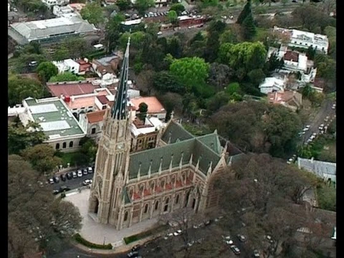 MUJERES Y LUGARES EMBLEMATICOS DE SAN ISIDRO EN UN INTERESANTE PROGRAMA DE TV